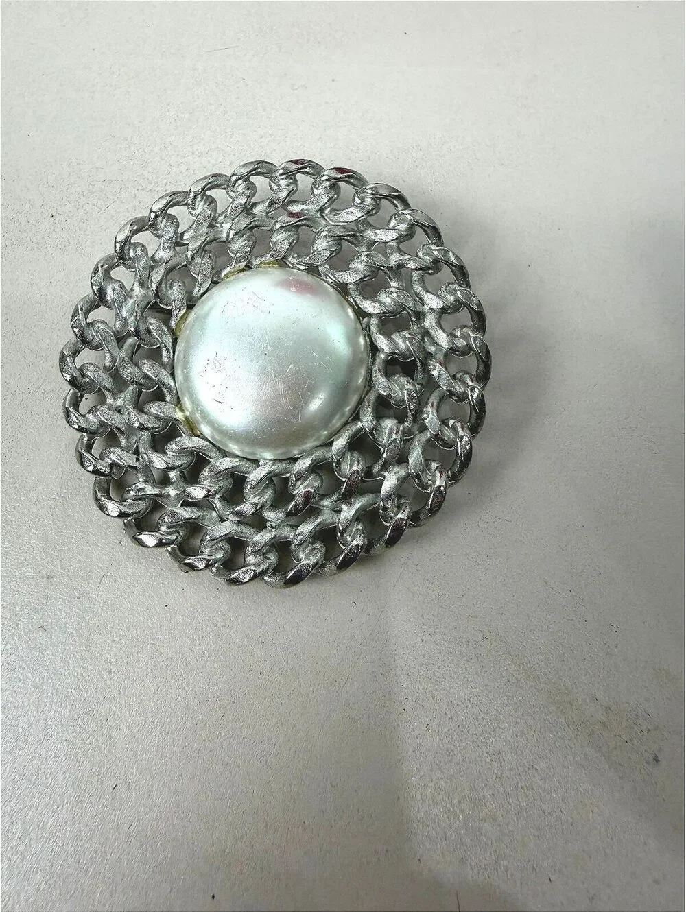 Vintage Silver Tone Chain Circle Brooch Pin with Faux Pearl Center